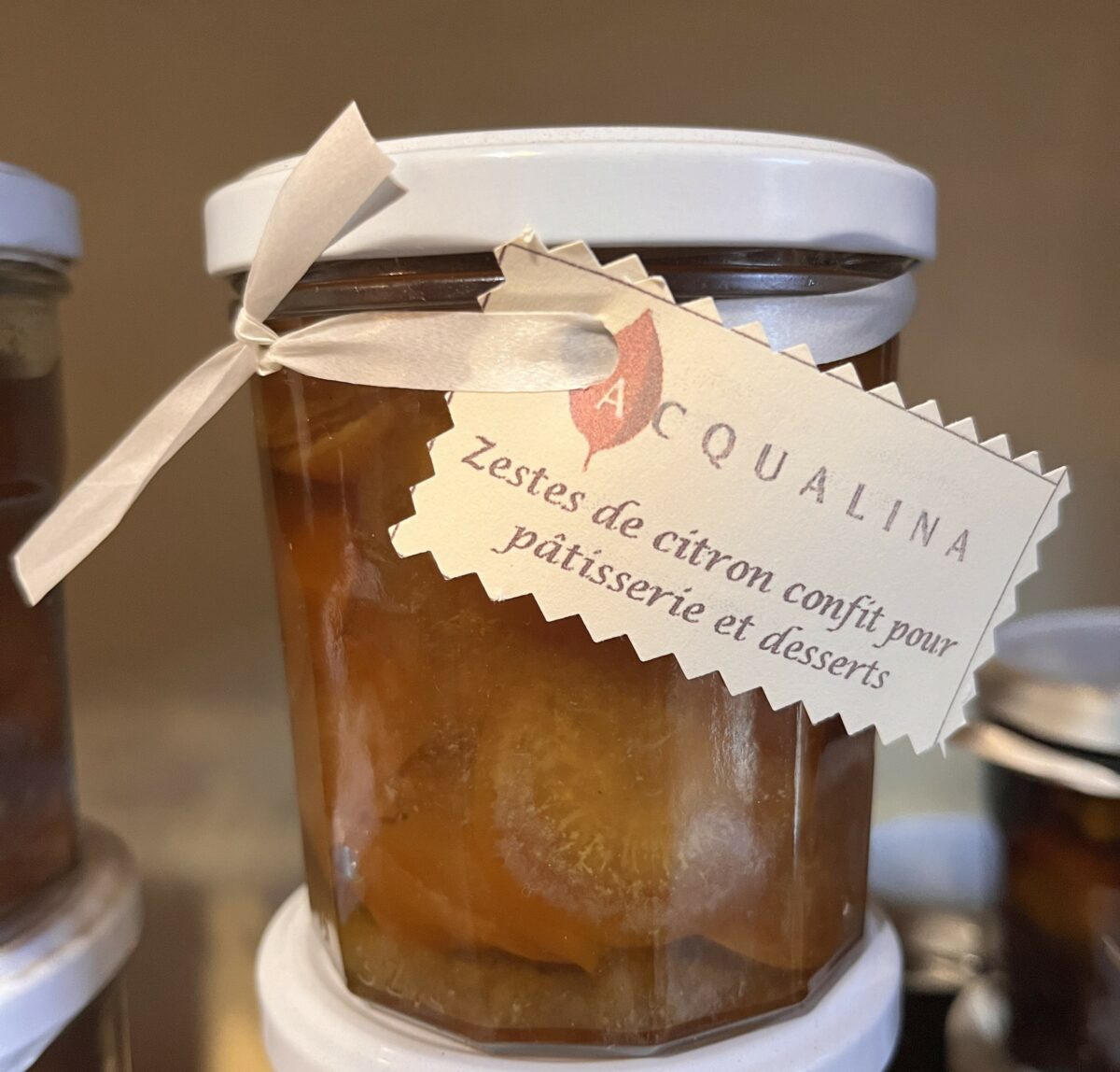 Pot de zestes de citrons confits produits par l'Acqualina à Felce en Corse